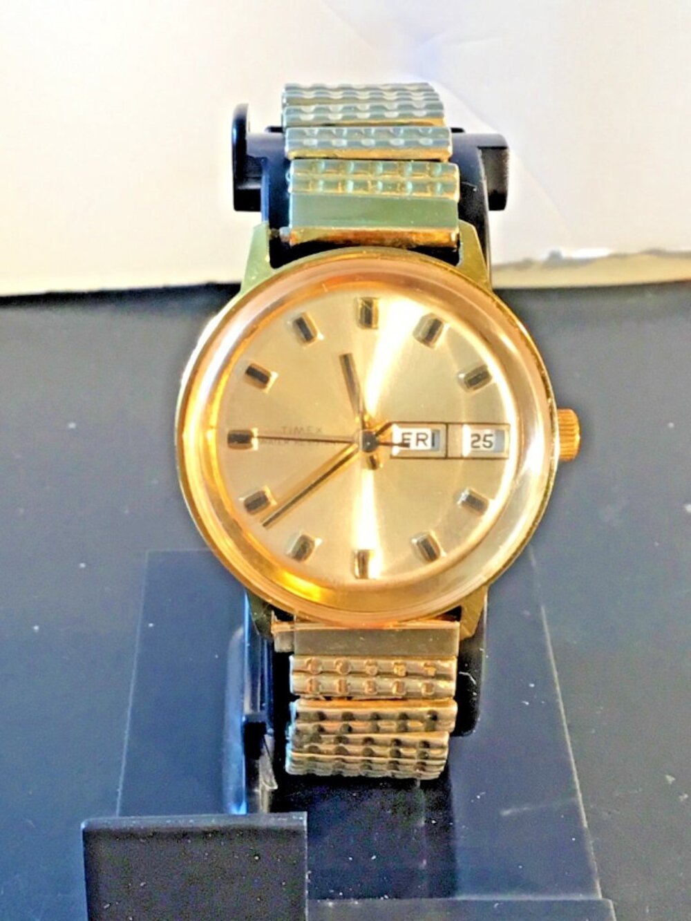 Vintage Timex Men’s Wind‑Up Watch 33mm Gold Tone – Running, Month/Date
